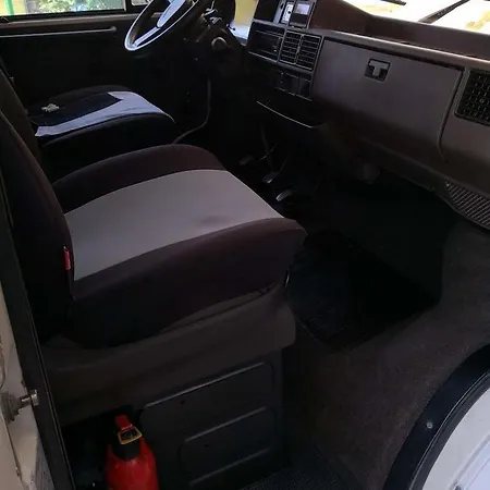 캠프장 Motorhome In Montenegro 포드고리차
