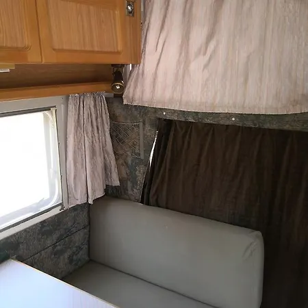 Motorhome In Montenegro 캠프장 포드고리차