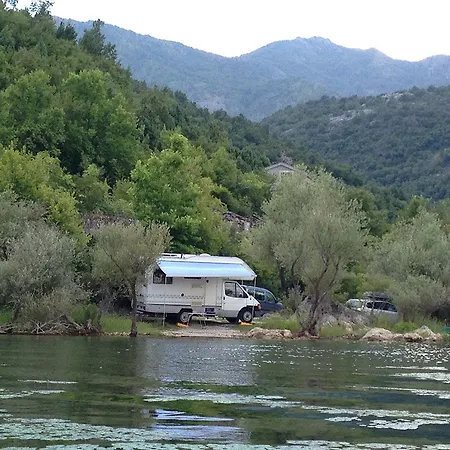 Motorhome In Montenegro * 포드고리차