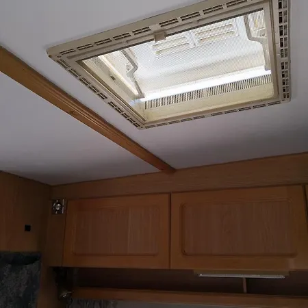 Motorhome In Montenegro 캠프장 포드고리차