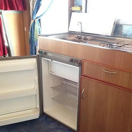 Motorhome In Montenegro 캠프장 *