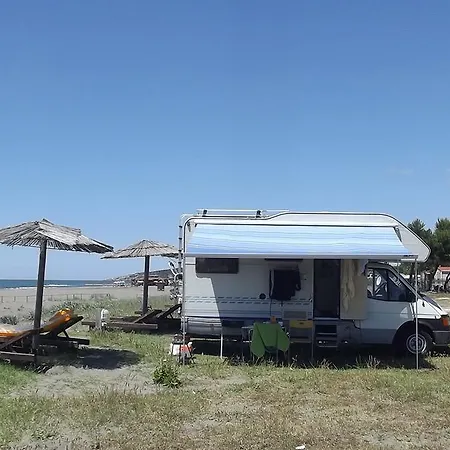 캠프장 Motorhome In Montenegro 포드고리차