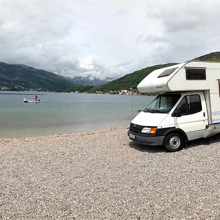 Motorhome In Montenegro * 포드고리차