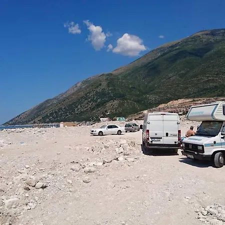 Motorhome In Montenegro Kamp alanı Podgoriçe